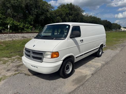 Used 2001 Dodge B1500 RWD image 2
