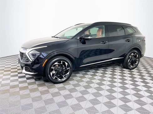 Used 2025 Kia Sportage SX image 4