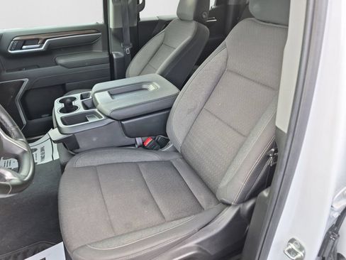 Used 2025 Chevrolet Silverado 1500 LT AWD/4WD image 12