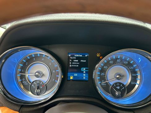 Used 2014 Chrysler 300 C RWD image 56