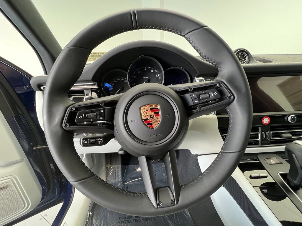 Used 2026 Porsche Macan AWD/4WD image 7