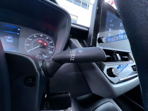 Used 2025 Toyota Corolla LE FWD image 19