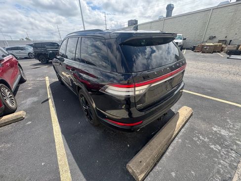 Used 2023 Lincoln Aviator Reserve w/ Jet Appearance Package image 4