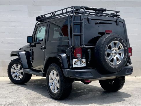 Used 2013 Jeep Wrangler Sahara w/ Connectivity Group AWD/4WD image 4