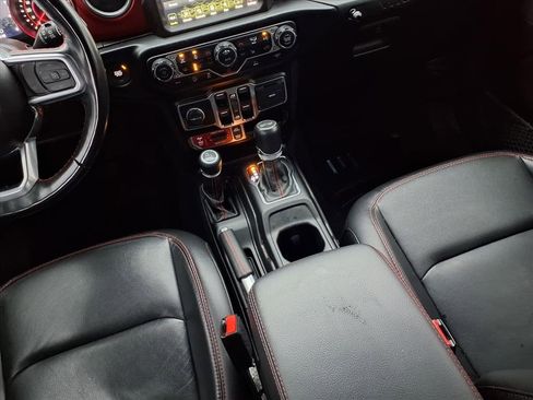 Used 2021 Jeep Wrangler Unlimited Rubicon w/ Xtreme Recon 35" Tire Package image 11