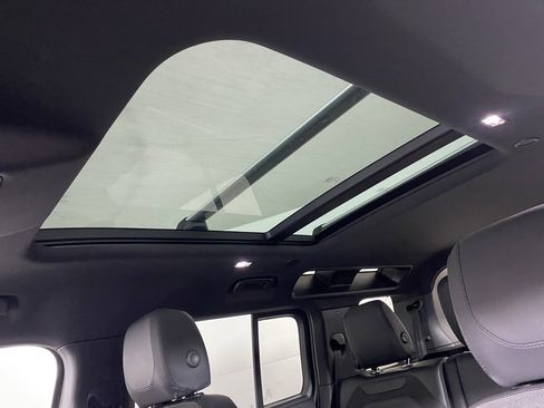 Used 2021 Land Rover Defender 110 S image 21