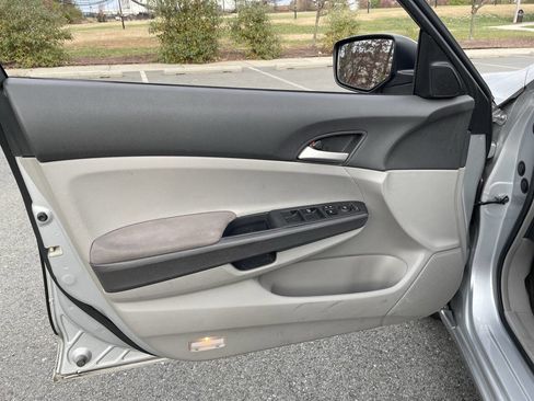 Used 2009 Honda Accord LX image 11