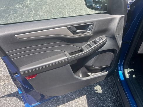 Used 2022 Ford Escape SE FWD image 12