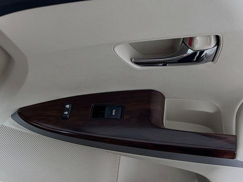 Used 2014 Toyota Venza LE image 30