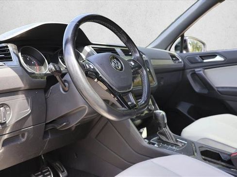 Used 2021 Volkswagen Tiguan SE R-Line FWD image 12
