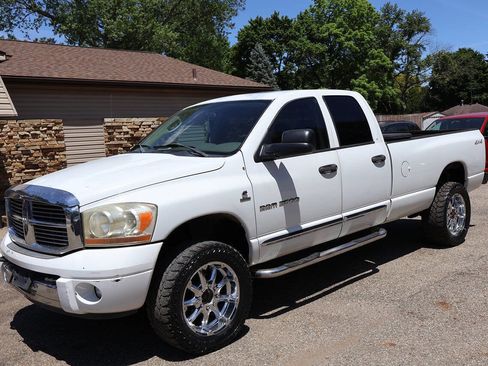 Used 2006 Dodge Ram 2500 Truck Laramie AWD/4WD image 6
