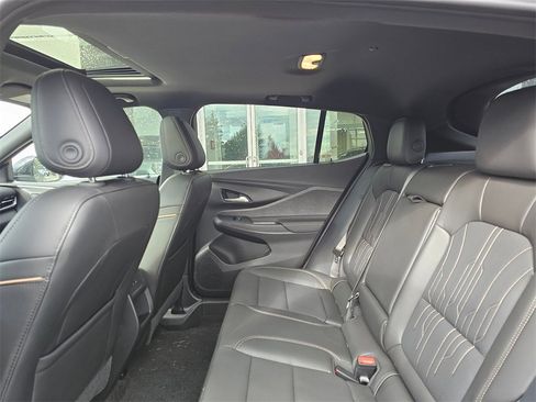 Used 2025 Buick Envista Avenir image 17