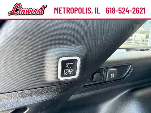 Used 2025 Jeep Grand Cherokee Limited AWD/4WD image 14
