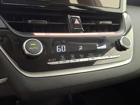 Used 2025 Toyota Corolla LE FWD image 18