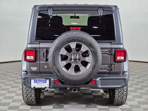 Used 2019 Jeep Wrangler Unlimited Sahara AWD/4WD image 33