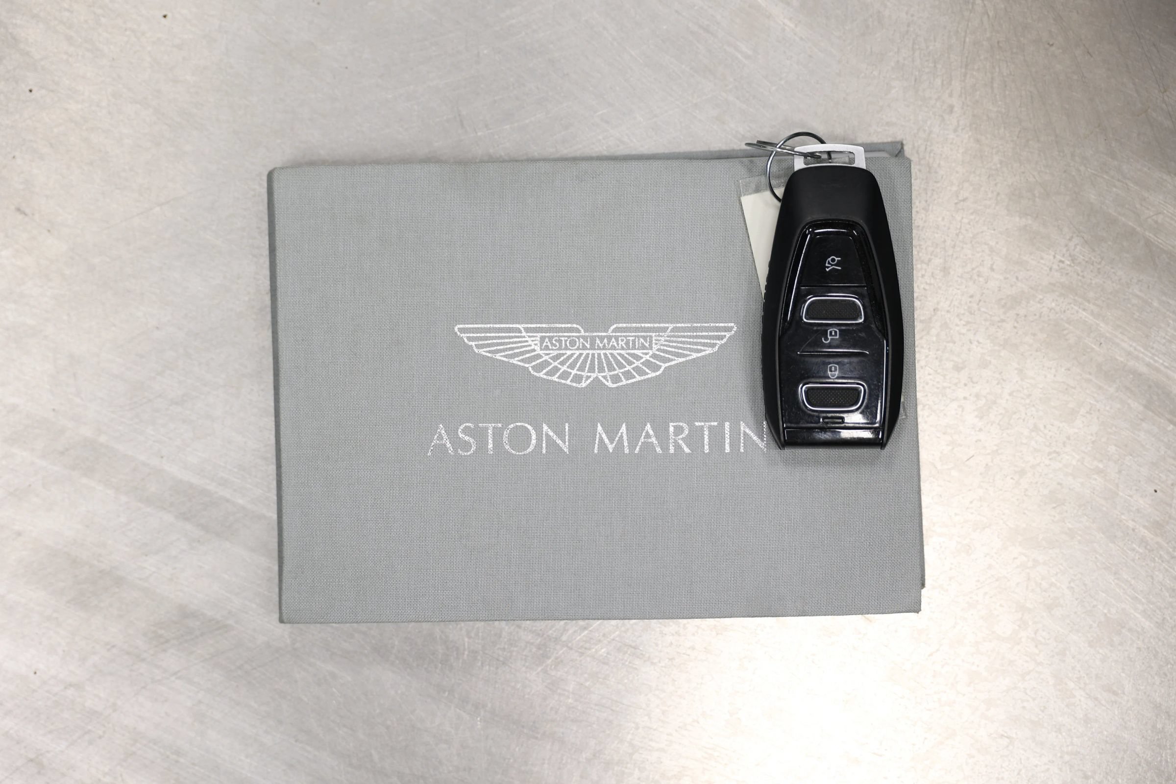 Used 2021 Aston Martin DBX AWD/4WD image 5