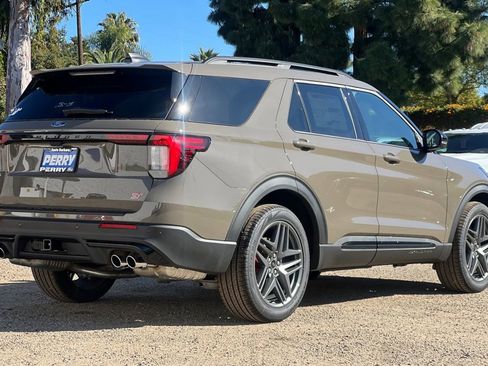 New 2026 Ford Explorer ST w/ Sun And Sound Package image 5