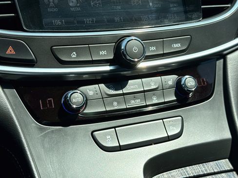 Used 2018 Buick LaCrosse Essence FWD image 16