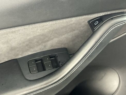 Used 2021 Tesla Model Y Long Range AWD/4WD image 19
