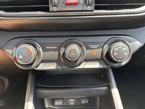 Used 2023 Kia Forte LX FWD image 22