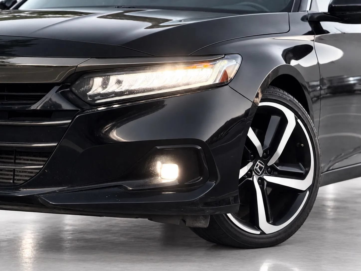 Used 2021 Honda Accord Sport image 3