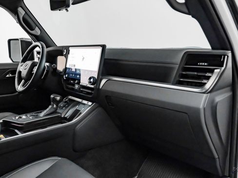 Used 2025 Lexus GX 550 w/ Accessory Package (2T) image 44