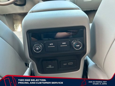 Used 2020 GMC Acadia SLT FWD image 29