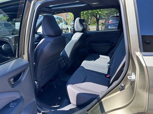 Used 2025 Subaru Forester Premium AWD/4WD image 25
