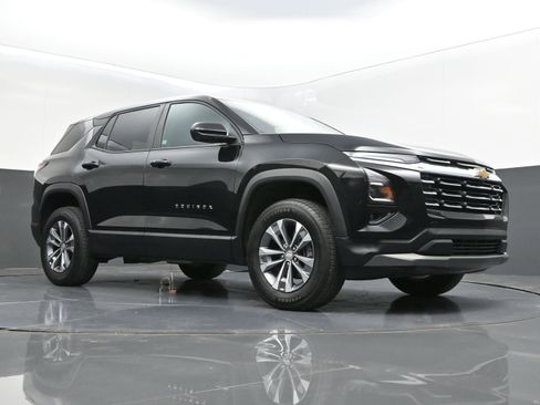 Used 2025 Chevrolet Equinox LT w/ Safety and Technology Package image 34