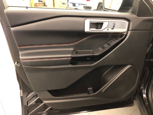 Used 2023 Ford Explorer ST-Line AWD/4WD image 14