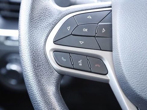 Used 2019 Jeep Cherokee Sport FWD image 17