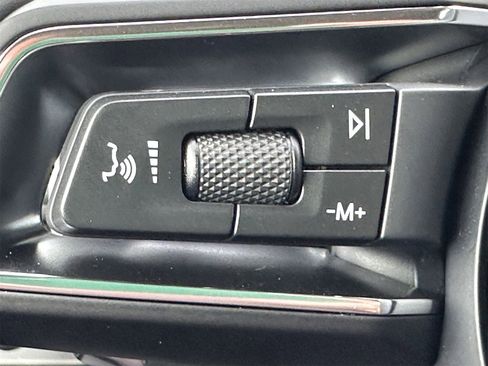 New 2026 Porsche Macan image 26