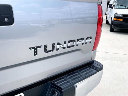 Used 2020 Toyota Tundra SR5 w/ SR5 Upgrade Package AWD/4WD image 30