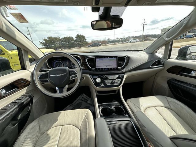 Used 2021 Chrysler Pacifica Limited AWD/4WD image 13