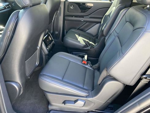 New 2025 Lincoln Aviator AWD w/ Equipment Group 101A image 17