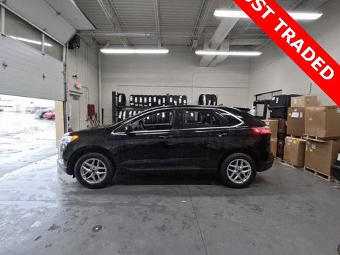 Used 2022 Ford Edge SEL w/ Convenience Package image 3