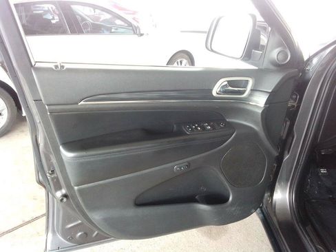 Used 2020 Jeep Grand Cherokee Limited w/ Luxury Group II RWD image 22