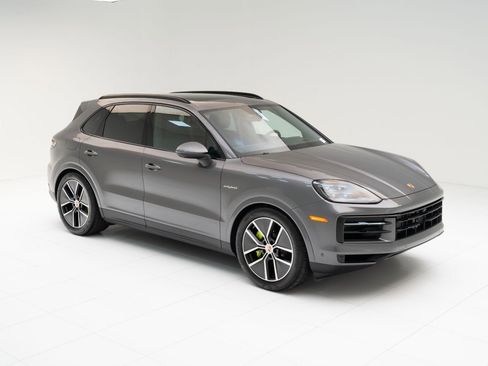 New 2026 Porsche Cayenne E-Hybrid image 7
