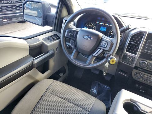 Used 2015 Ford F150 XLT image 11