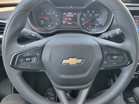 Used 2023 Chevrolet TrailBlazer LT w/ Convenience Package image 12