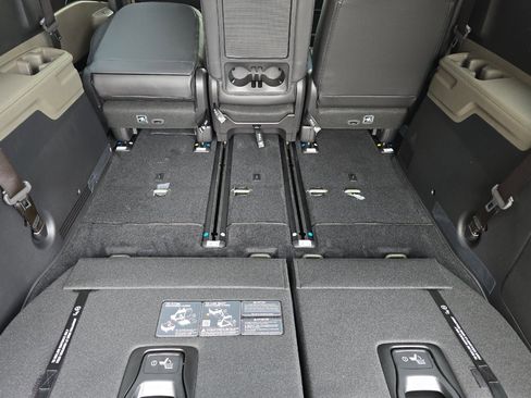 New 2026 Kia Carnival LXS image 14