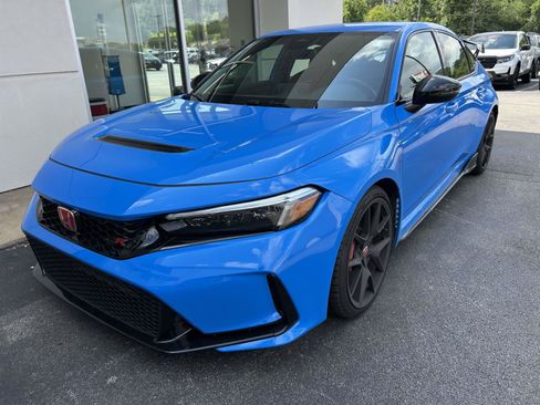 Used 2023 Honda Civic Type R image 2