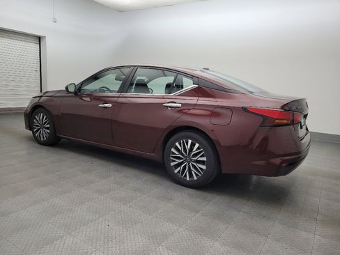 Used 2023 Nissan Altima 2.5 SV image 3
