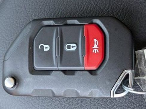 New 2025 Jeep Gladiator Sport image 25