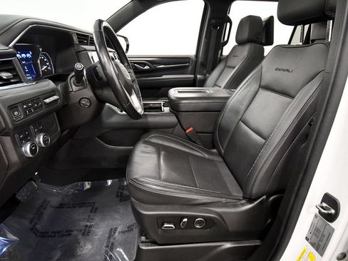 Used 2021 GMC Yukon XL Denali w/ Denali Premium Package AWD/4WD image 14