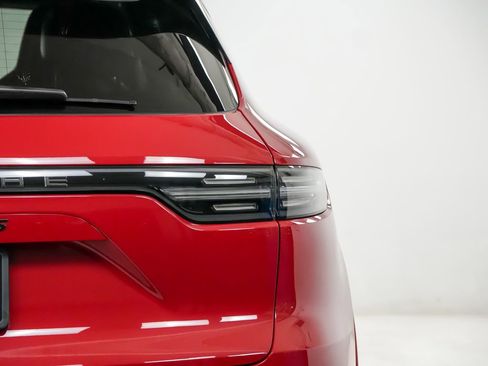 Used 2021 Porsche Cayenne GTS image 11