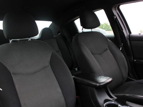 Used 2013 Dodge Avenger SE FWD image 14