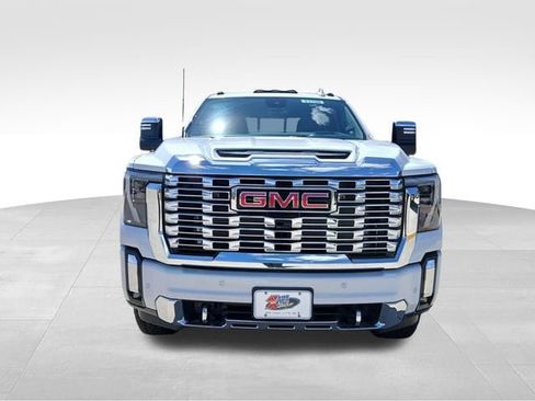 New 2026 GMC Sierra 3500 Denali w/ Denali Reserve Package AWD/4WD image 8