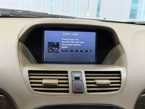 Used 2013 Acura MDX w/ Technology & Entertainment AWD/4WD image 32
