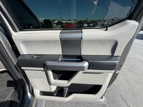 Used 2017 Ford F150 XLT w/ Equipment Group 302A Luxury AWD/4WD image 17